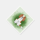 Blenheim Cavalier King Charles Spaniel auf Green Serviette (Ecke)