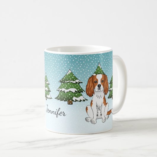 Blenheim Cavalier King Charles Spaniel im Winter Kaffeetasse (VorderseiteRechts)
