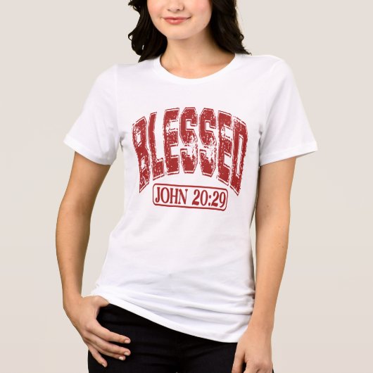 Blessed John 20:29 Collegiate Red Tee (Vorderseite)