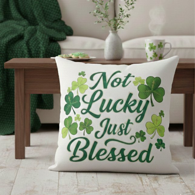 Blessed Shamrock Not Lucky Green Plaid Kissen (Von Creator hochgeladen)
