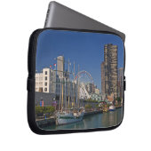 Blick auf Chicagos Marine Pier 2 Laptopschutzhülle (Vorne Rechts)