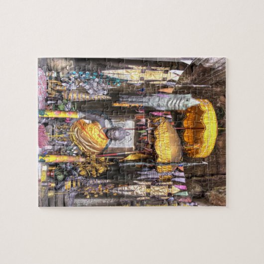 Blick auf den Altar im buddhistischen Tempel, Puzzle (Horizontal)