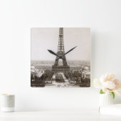 Blick auf den Eiffelturm, 1900 Quadratische Wanduhr (Zuhause)