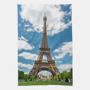 Blick auf den Eiffelturm vom Champ de Mars-Park Geschirrtuch