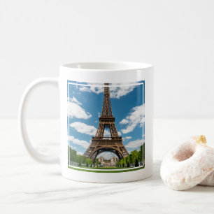 Blick auf den Eiffelturm vom Champ de Mars-Park Kaffeetasse