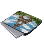 Blick auf den Eiffelturm vom öffentlichen Park Cha Laptopschutzhülle (Vorne Knopf)