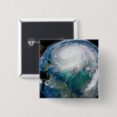 Blick auf den Hurrikan Dorian. Button (Vorne & Hinten)