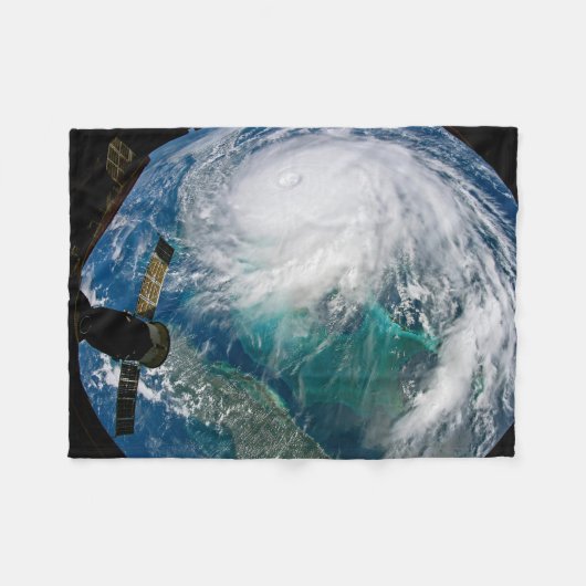 Blick auf den Hurrikan Dorian. Fleecedecke (Vorderseite (Horizontal))