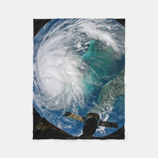 Blick auf den Hurrikan Dorian. Fleecedecke (Vorderseite)
