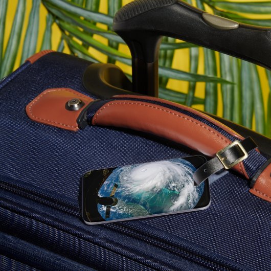 Blick auf den Hurrikan Dorian. Gepäckanhänger (Vorderseite Insitu 3)