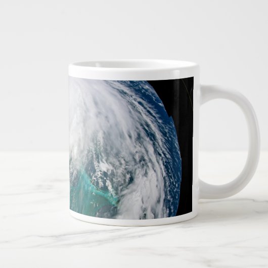 Blick auf den Hurrikan Dorian. Jumbo-Tasse (Rechts)