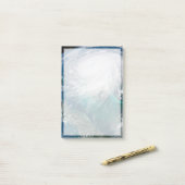 Blick auf den Hurrikan Dorian. Post-it Klebezettel (Auf Schreibtisch)