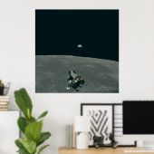 Blick auf den Lunarlander w Moon & Earth Poster (Heimbüro)