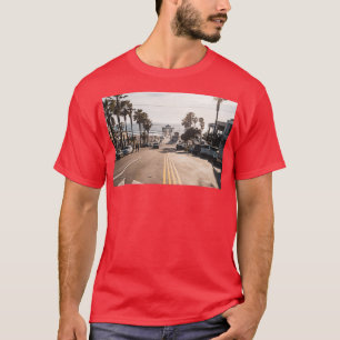 Blick auf den Manhattan Beach Pier von unten geseh T-Shirt
