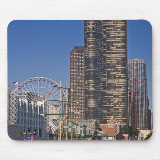 Blick auf den Marinepier von Chicago Mousepad (Vorne)
