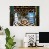 Blick auf den Ozean unter dem Plakat der Anlegeste (Heimbüro)