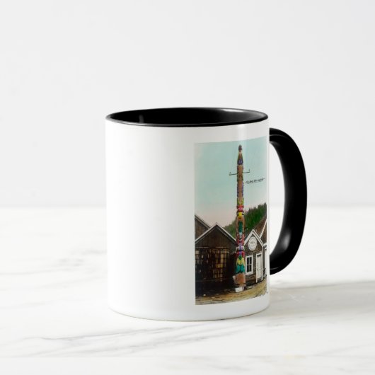 Blick auf den Raven TotempoleWrangell, AK Tasse (VorderseiteRechts)