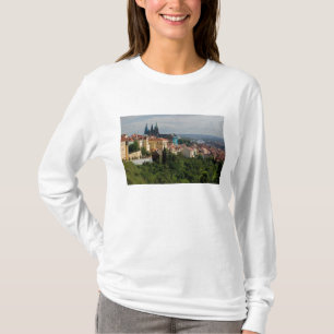 Blick auf den Veitsdom, Prag, Tschechien T-Shirt