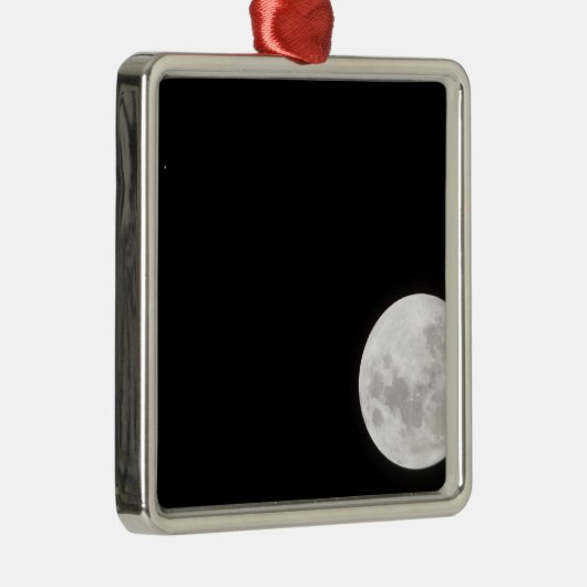 Blick auf den Vollmond, zeigt auch Mars Silbernes Ornament (Rechts)