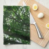 Blick auf die Bäume des Sommers Handtuch (Viertel Falte)