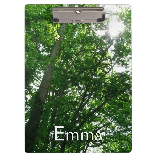 Blick auf die Bäume des Sommers Klemmbrett (Vorderseite)