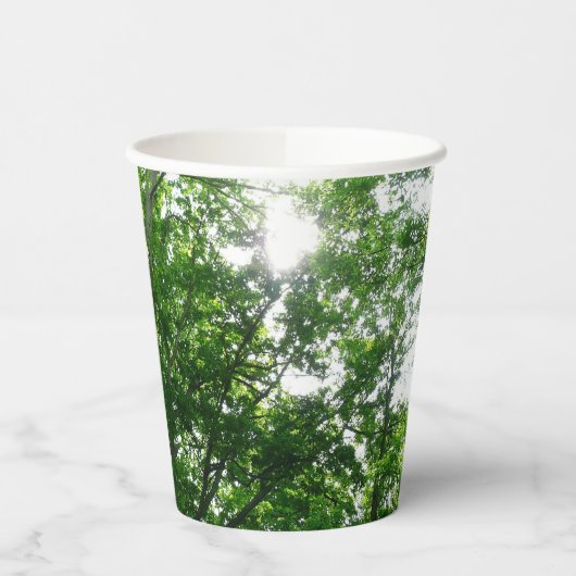 Blick auf die Bäume des Sommers Pappbecher (Links)