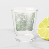 Blick auf die Bäume des Sommers Schnapsglas (Rückseite)