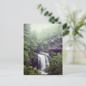 Blick auf die Glasfälle im Regen Postkarte (Stehend Vorderseite)