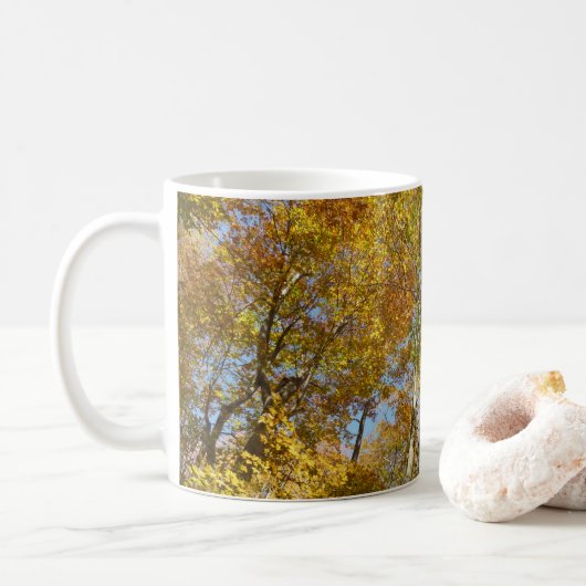 Blick auf die Herbstlaub III farbenfrohe Foliage Kaffeetasse (Mit Donut)