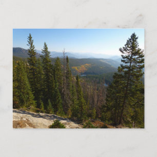 Blick auf die Rocky Mountains im frühen Herbst Postkarte