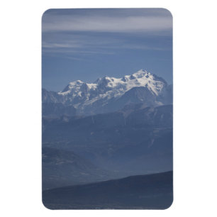 Blick auf die schneebedeckte Spitze des Mont Blanc Magnet