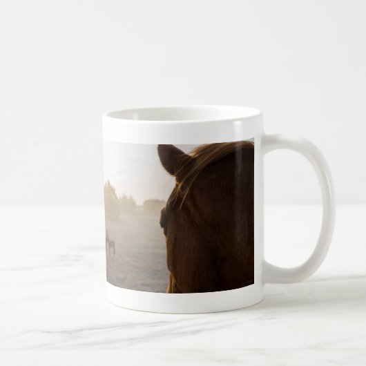 Blick auf die Tasse des Kaffees (Rechts)