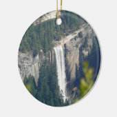 Blick auf die Vernalfälle von Glacier Point, CA Keramik Ornament (Links)