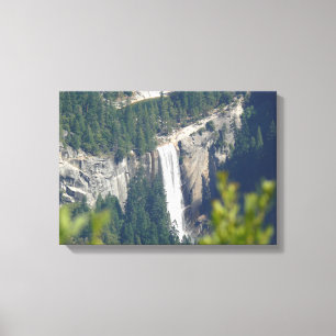 Blick auf die Vernalfälle von Glacier Point, CA Leinwanddruck