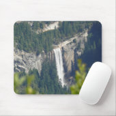 Blick auf die Vernalfälle von Glacier Point, CA Mousepad (Mit Mouse)