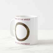 Blick auf die Welt durch ein Porthole voller Farbe Kaffeetasse (Vorderseite Links)