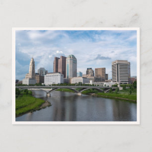 Blick auf Downtown Columbus von der Main St Bridge Postkarte