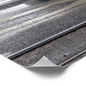 Blick auf ein vernachlässigtes altes Gebäude Poster (Ecke)