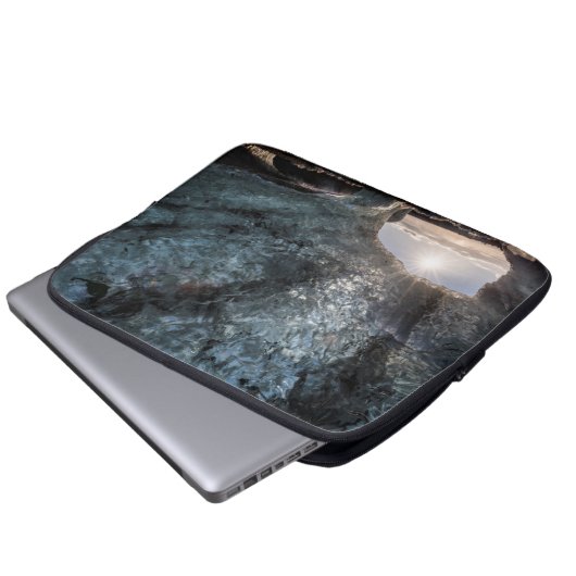Blick auf eine Eishöhle, Island Laptopschutzhülle (Vorne Knopf)