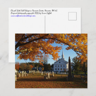 Blick auf eine Kirche vom Friedhof im goldenen Her Postkarte