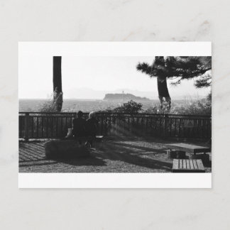 Blick auf Enoshima vom Kap Inamuragasaki Postkarte