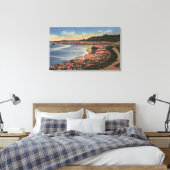 Blick auf Meer, Strand und Blume auf dem Cliff Dri Leinwanddruck (Insitu (Schlafzimmer))