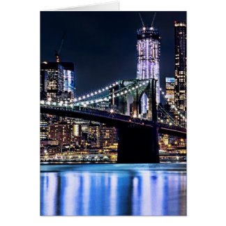 Blick auf New Yorks Brooklyn Bridge-Reflexion