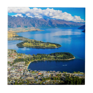 Blick auf Queenstown vom Gipfel von Bob, Neuseelan Fliese