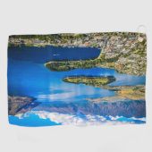 Blick auf Queenstown vom Gipfel von Bob, Neuseelan Golfhandtuch (Horizontal)