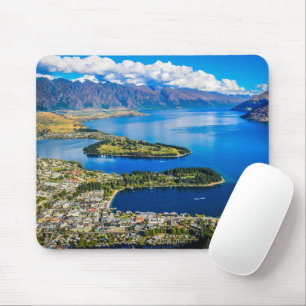 Blick auf Queenstown vom Gipfel von Bob, Neuseelan Mousepad
