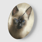 Blick auf Unschuld Siam Kitten Portrait Große Wanduhr (Winkel)