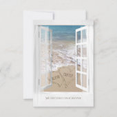 Blick aufs Meer mit Strandherzen Hochzeit Einladung (Vorderseite)