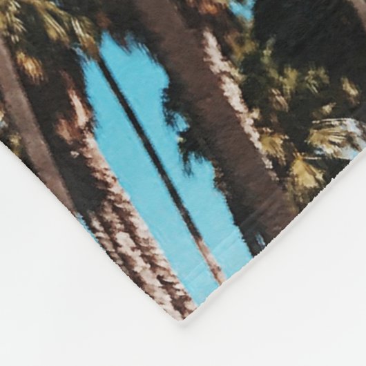 Blick des Wurms auf Bäume Fleecedecke (Ecke)