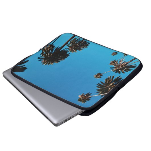 Blick des Wurms auf Bäume Laptopschutzhülle (Vorne Knopf)